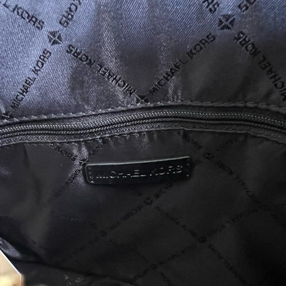 NWT MICHAEL KORS LEATHER JET SET CHARM LARGE DOME CROSSBODY BAG - Picture 8 of 10